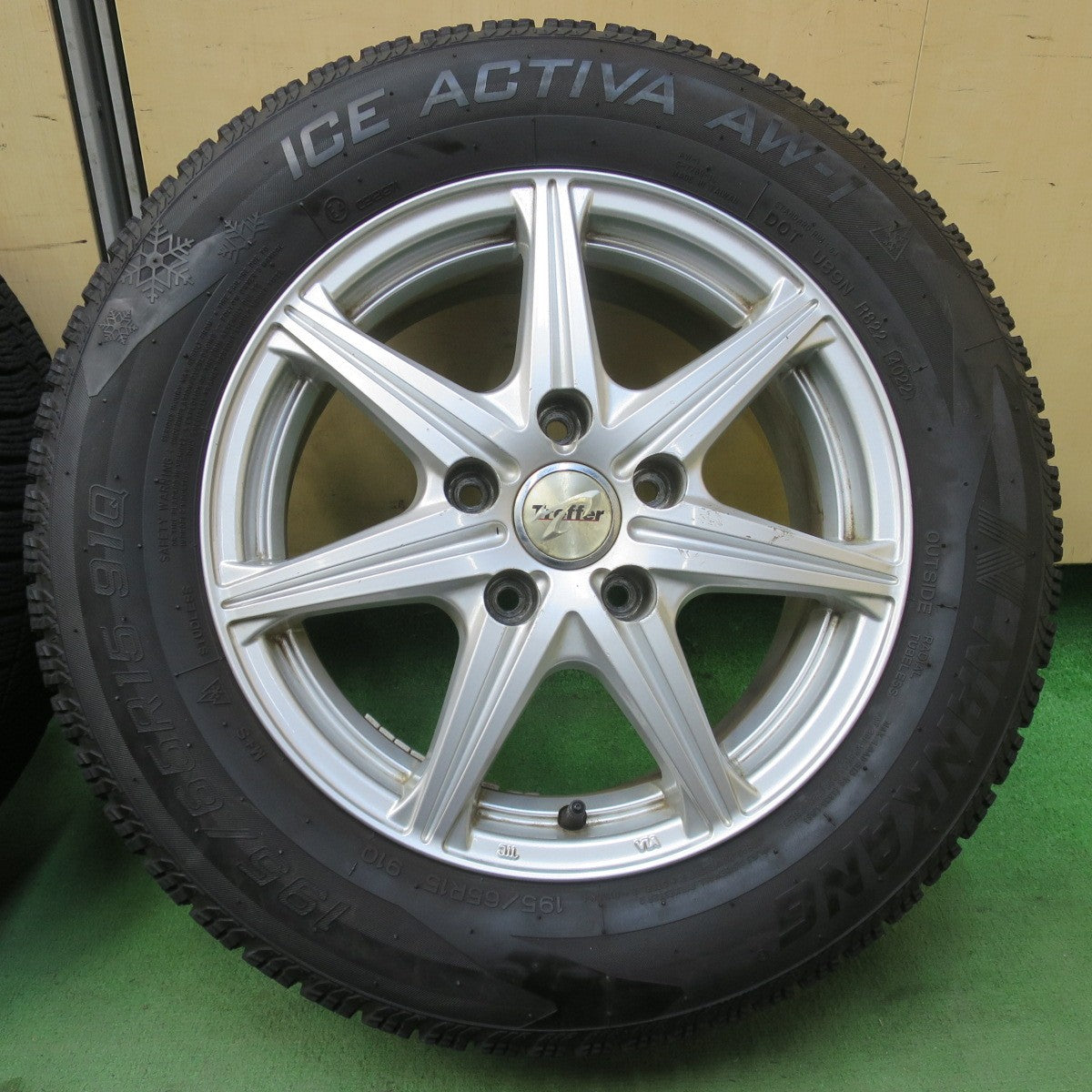バリ溝!22年!9.5分★スタッドレス 195/65R15 ナンカン アイス アクティバ AW-1 Treffer トレファー 15インチ PCD114.3/5H★6012802イス
