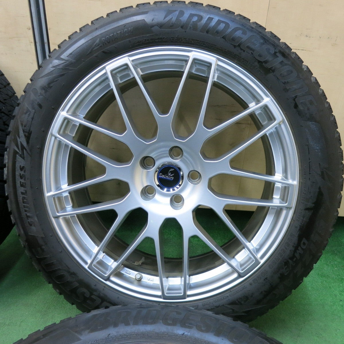 センサー付!キレイ★レクサス等 235/55R20 スタッドレス ブリヂストン ブリザック DM-V3 Delmore デルモア 20インチ PCD114.3/5H★4120601SYス