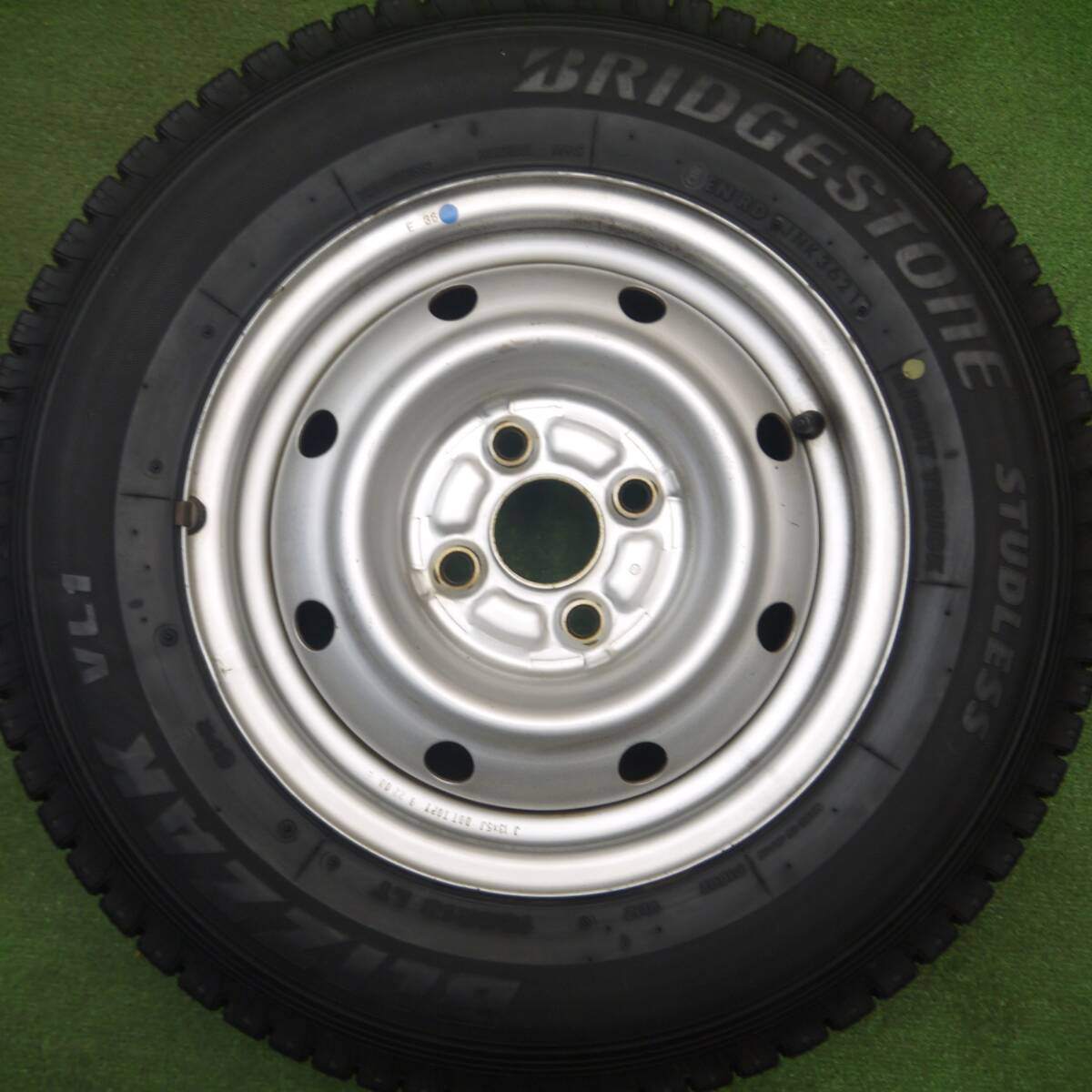 バリ溝!21年!9.5分以上★スタッドレス 165R13 6PR ブリヂストン ブリザック VL1 スチール ホイール 13インチ PCD100/4H★5022509Hス