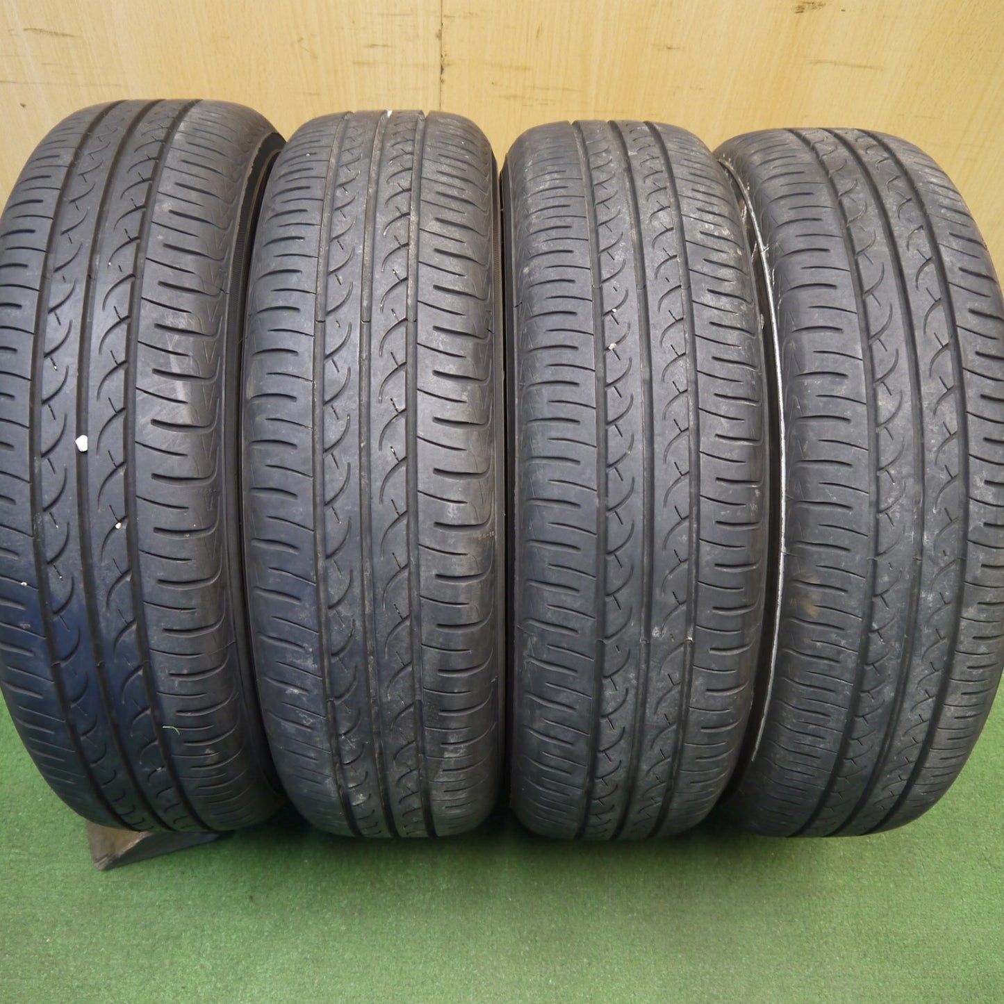 4本価格!23年★155/65R14 ヨコハマ ブルーアース AE01 スチール ホイール 14インチ PCD100/4H★6032702Hノ