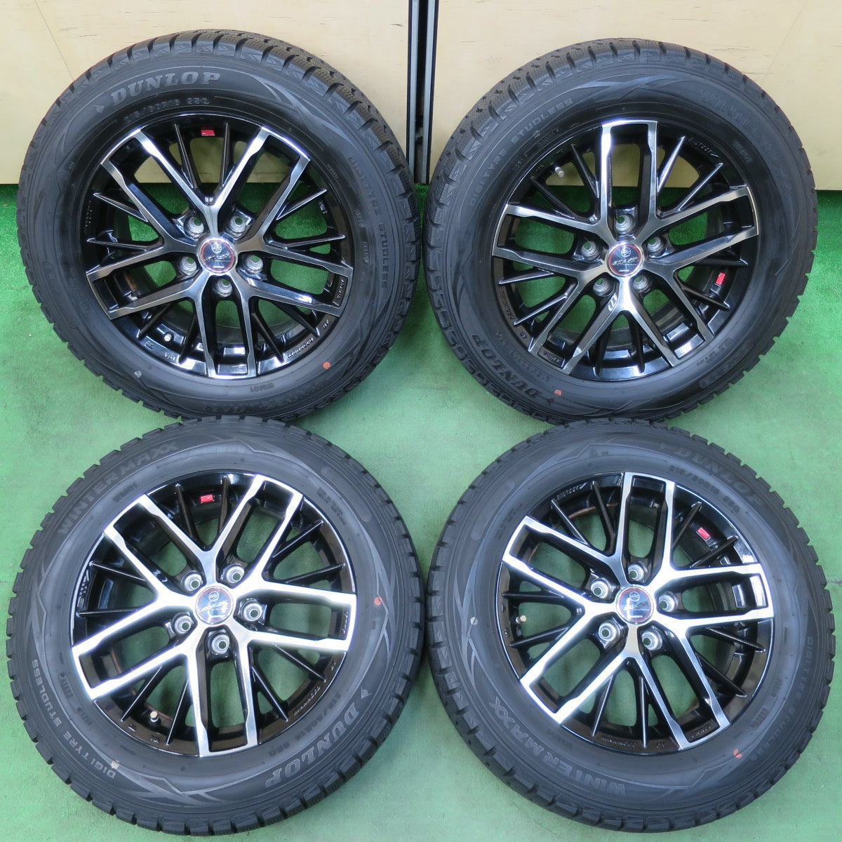 送料無料] バリ溝！9分☆スタッドレス 215/60R16 ダンロップ 