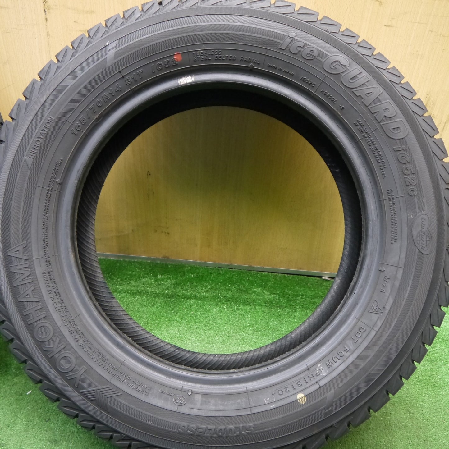 超バリ溝!ほぼ10分★スタッドレス 165/70R14 ヨコハマ アイスガード iG52C タイヤ 14インチ アクア ヴィッツ マーチ デミオ スイフト 等★5062003Hスタ