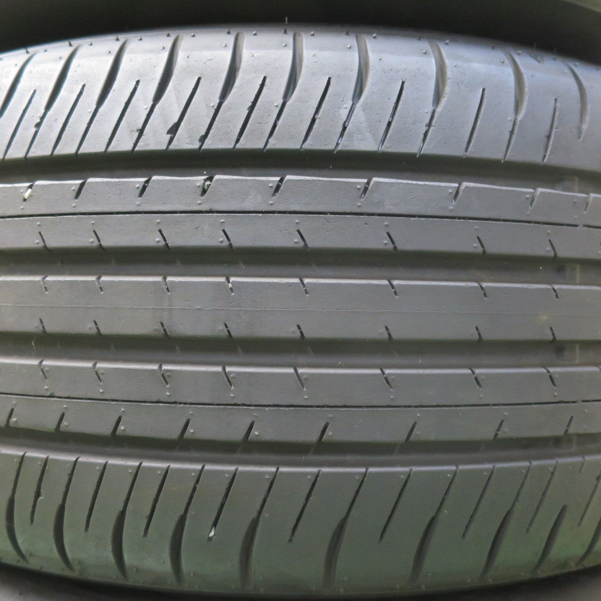 ほぼ新車外し!24年★245/45R20 ダンロップ e. スポーツマックス タイヤ 20インチ e.SPORTMAXX クラウンセダン ハリアー RAV4 CX-8 CX-5 等★5052603イノタ
