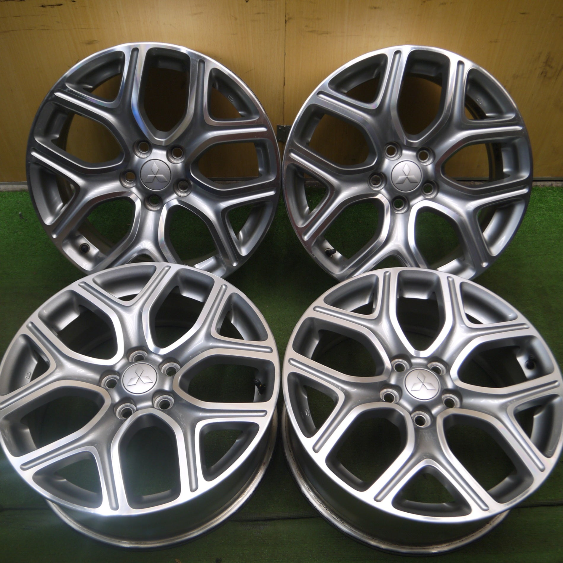 本日限定価格】三菱 アウトランダー PHEV 純正ホイール 4本セット 中古