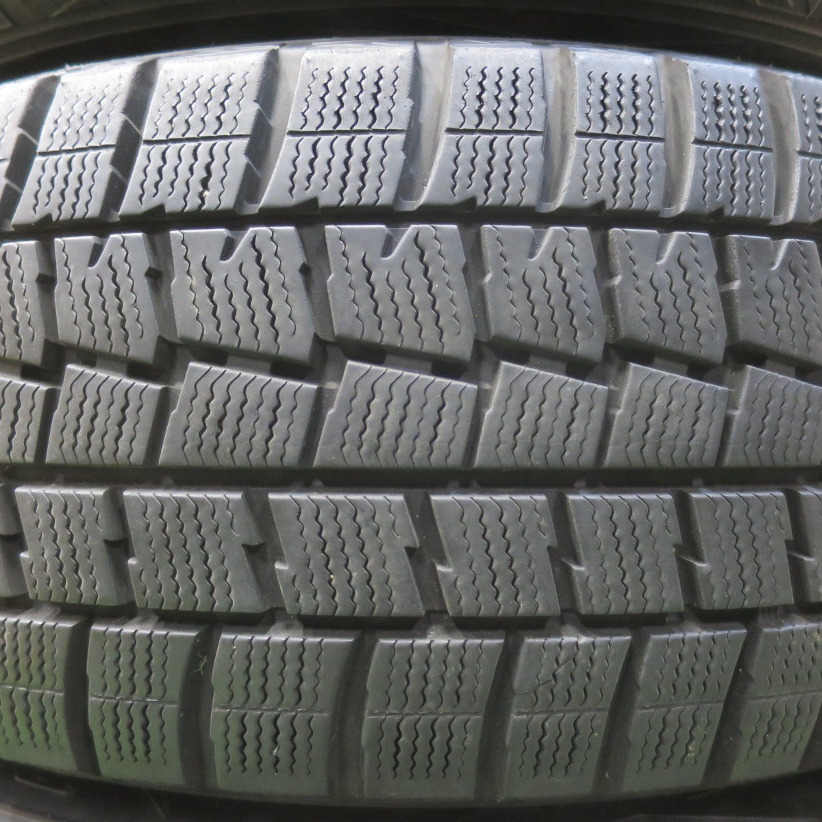 バリ溝!キレイ!9.5分★MINI BMW 等 BORBET typeV 225/55R17 スタッドレス ダンロップ ウインターマックス WM01 17インチ ボルベット PCD112/5H★5111402イス