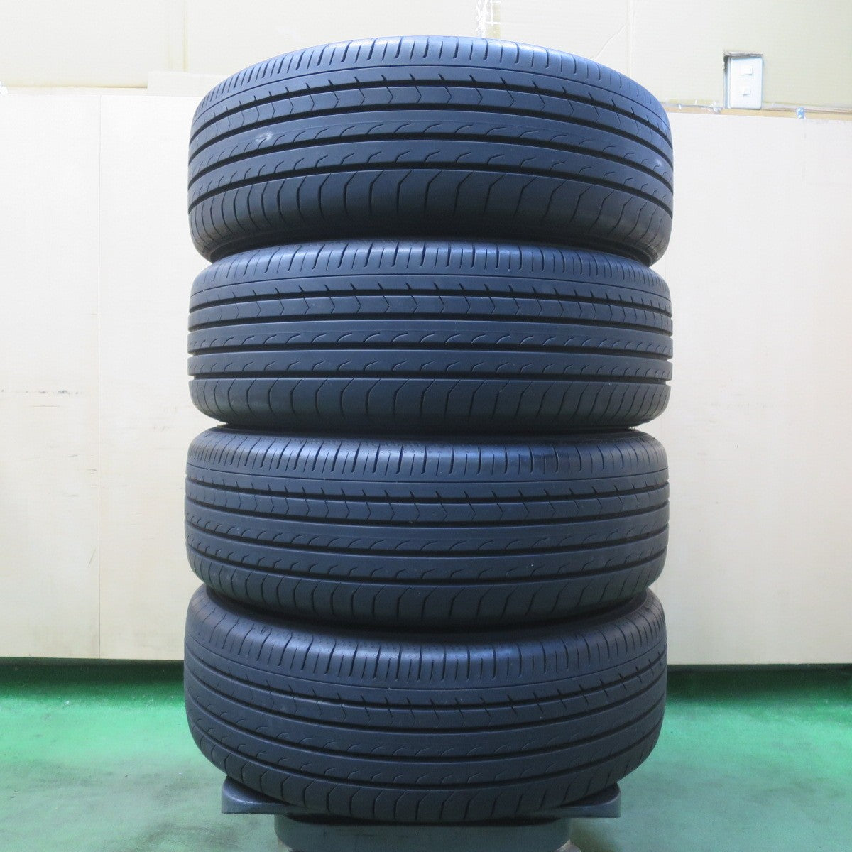 バリ溝!24年!キレイ!9.5分★205/60R16 ヨコハマ BluEarth-RV RV03 G.speed Gスピード ブルーアース 16インチ PCD114.3/5H★6010916イノ
