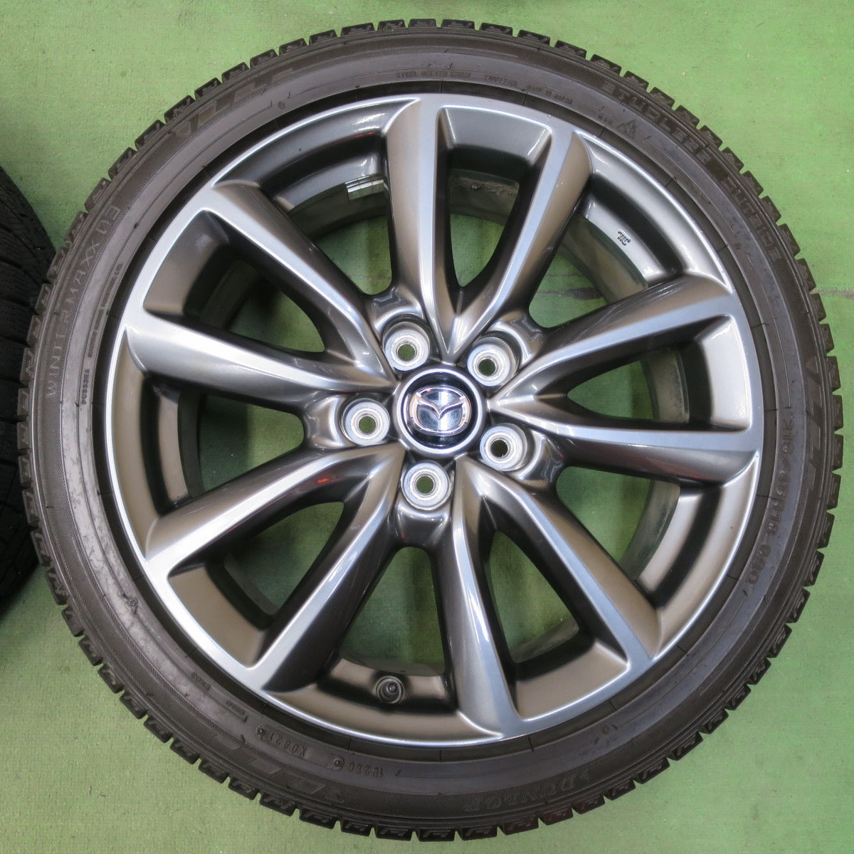バリ溝!21年!キレイ!9.5分★マツダ3 ファストバック 純正 215/45R18 スタッドレス ダンロップ ウインターマックス 03 18インチ PCD114.3/5H★5112815イス