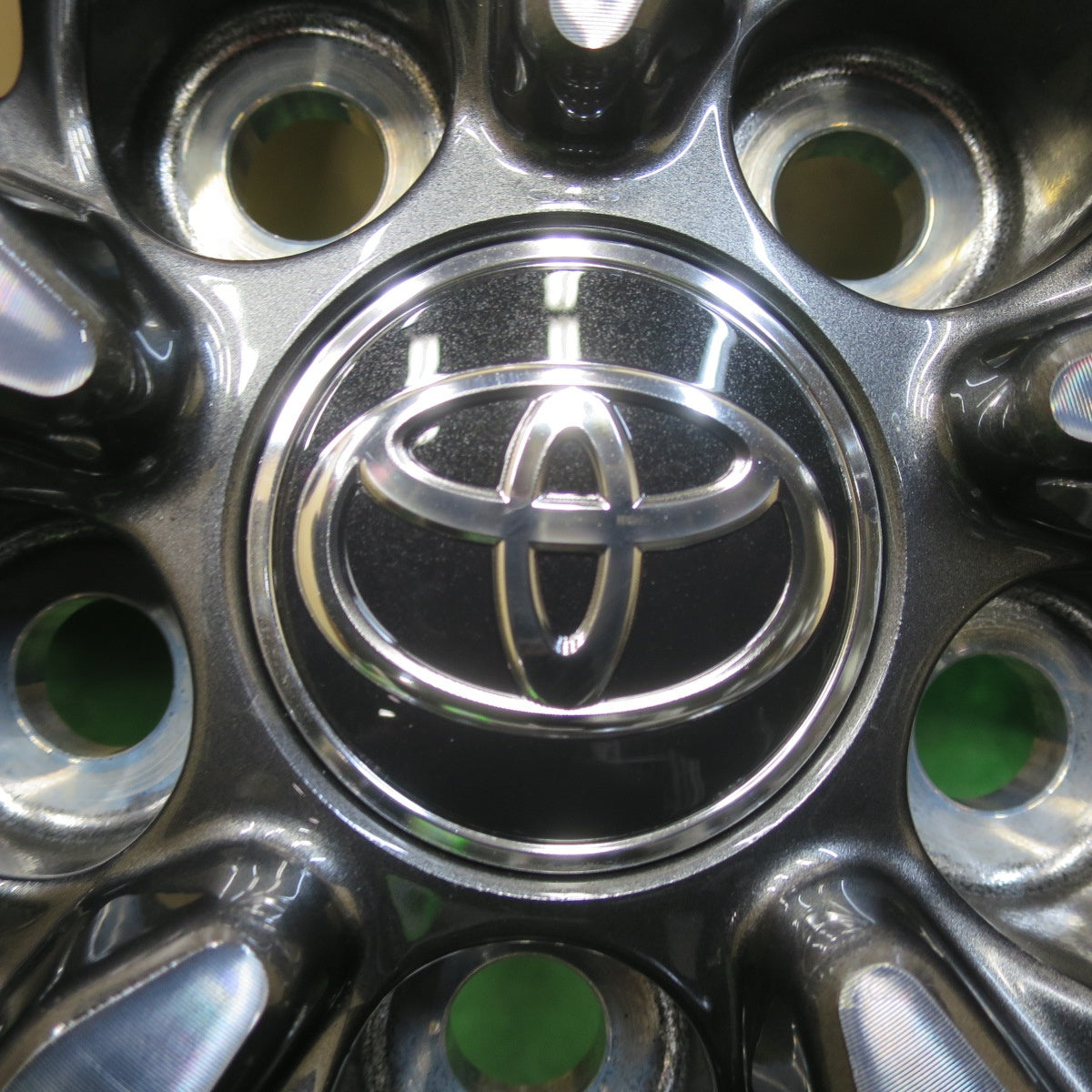 新車外し!23年★トヨタ カローラ クロス Z 純正 225/50R18 ミシュラン プライマシー4 18インチ PCD114.3/5H★5042905イノ