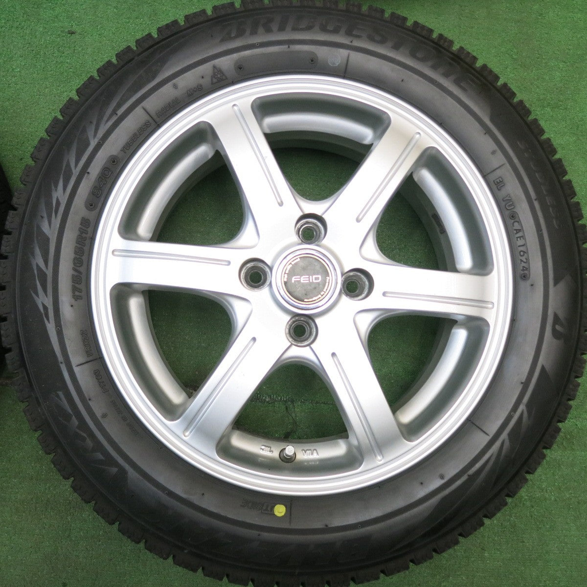 バリ溝!24年!9.5分★スタッドレス 175/65R15 ブリヂストン ブリザック VRX2 FEID 15インチ PCD100/4H★5050508HAス