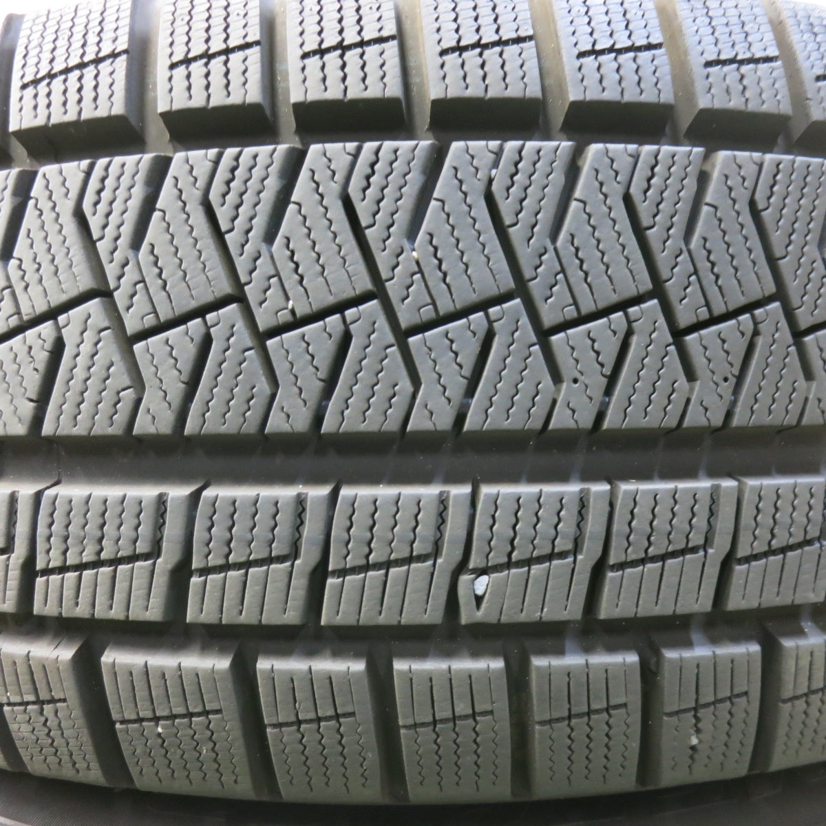 バリ溝!キレイ!9.5分★BMW 等 MAK LUFT FF SERIES MFF 225/55R17 スタッドレス ピレリ アイスアシンメトリコ 17インチ ルフト PCD112/5H★5091101SKス