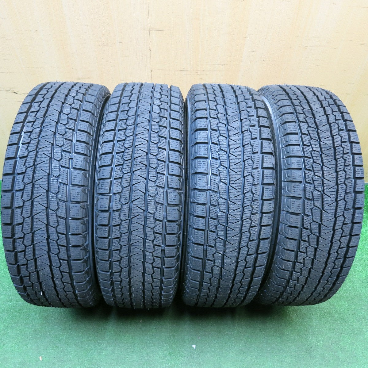 未使用!24年★スタッドレス 225/60R18 ヨコハマ アイスガード G075 GRASS グラス 18インチ PCD114.3/5H★5121305HAス