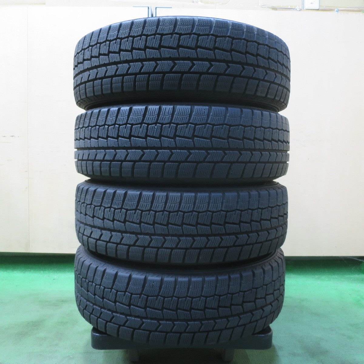バリ溝!キレイ!9分★スタッドレス 175/65R15 ダンロップ ウインターマックス WM02 MANARAY SPORT マナレイ スポーツ 15インチ PCD100/4H★5080804イス