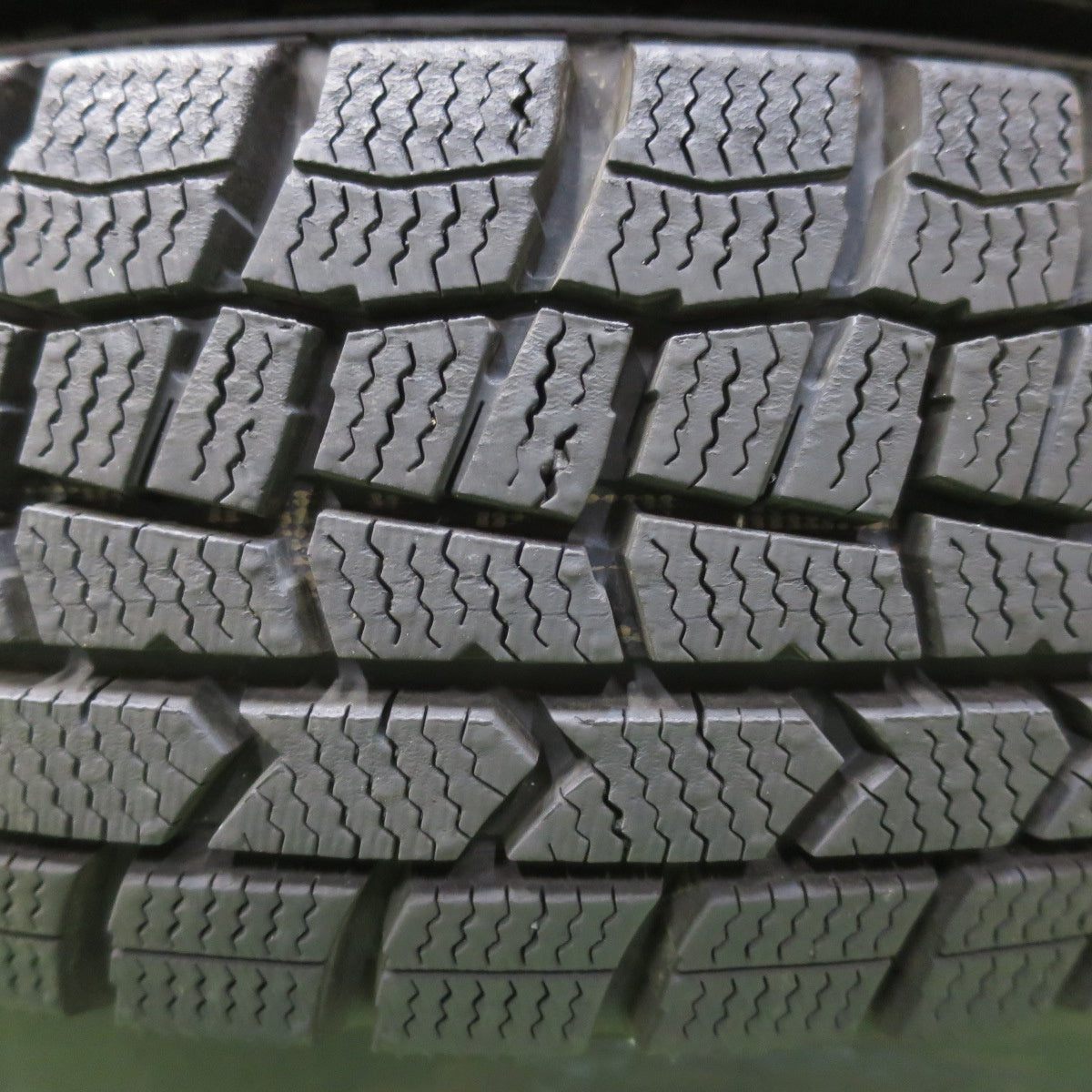 バリ溝!23年!キレイ!ほぼ10分★スタッドレス 155/70R13 ダンロップ ウインターマックス WM02 EuroSpeed MiD ユーロスピード 13インチ PCD100/4H★5042609イス