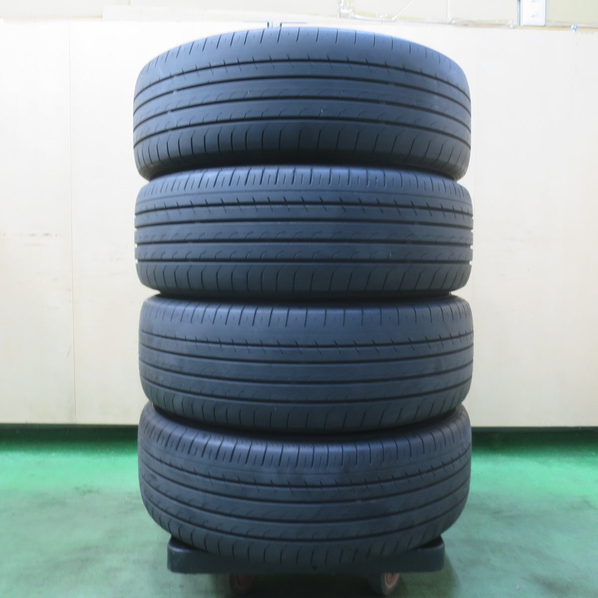 キレイ!22年★日産 C27 セレナ e-POWER 純正 195/65R15 ヨコハマ BluEarth-RV RV03 ブルーアース 15インチ PCD114.3/5H★6011302イノ