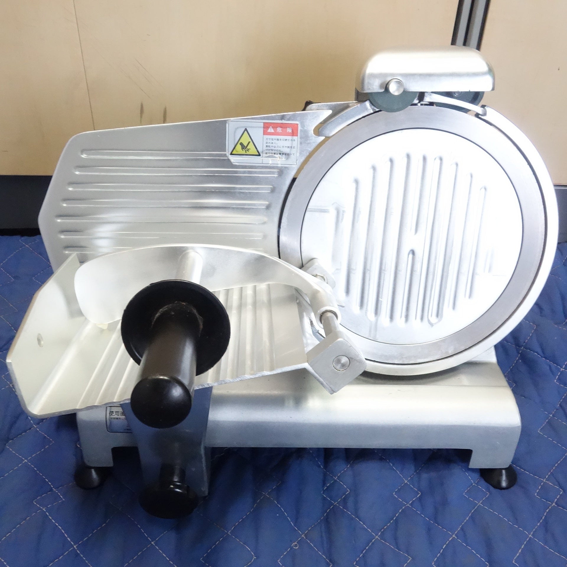 【中古美品】肉スライサー 回転刃 25cm【ミートスライサー】【業務用】 中古美品】肉スライサー 回転刃 25cm【ミートスライサー】【業務用】