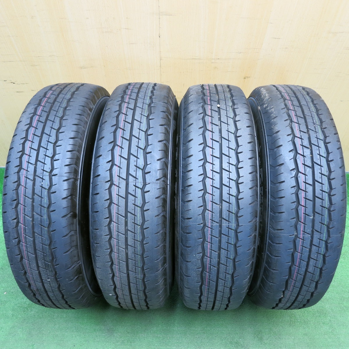 新車外し!25年★トヨタ 200系 ハイエース 純正 スチール 195/80R15 107/105S ダンロップ SP175N 15インチ PCD139.7/6H★6041203HAノ