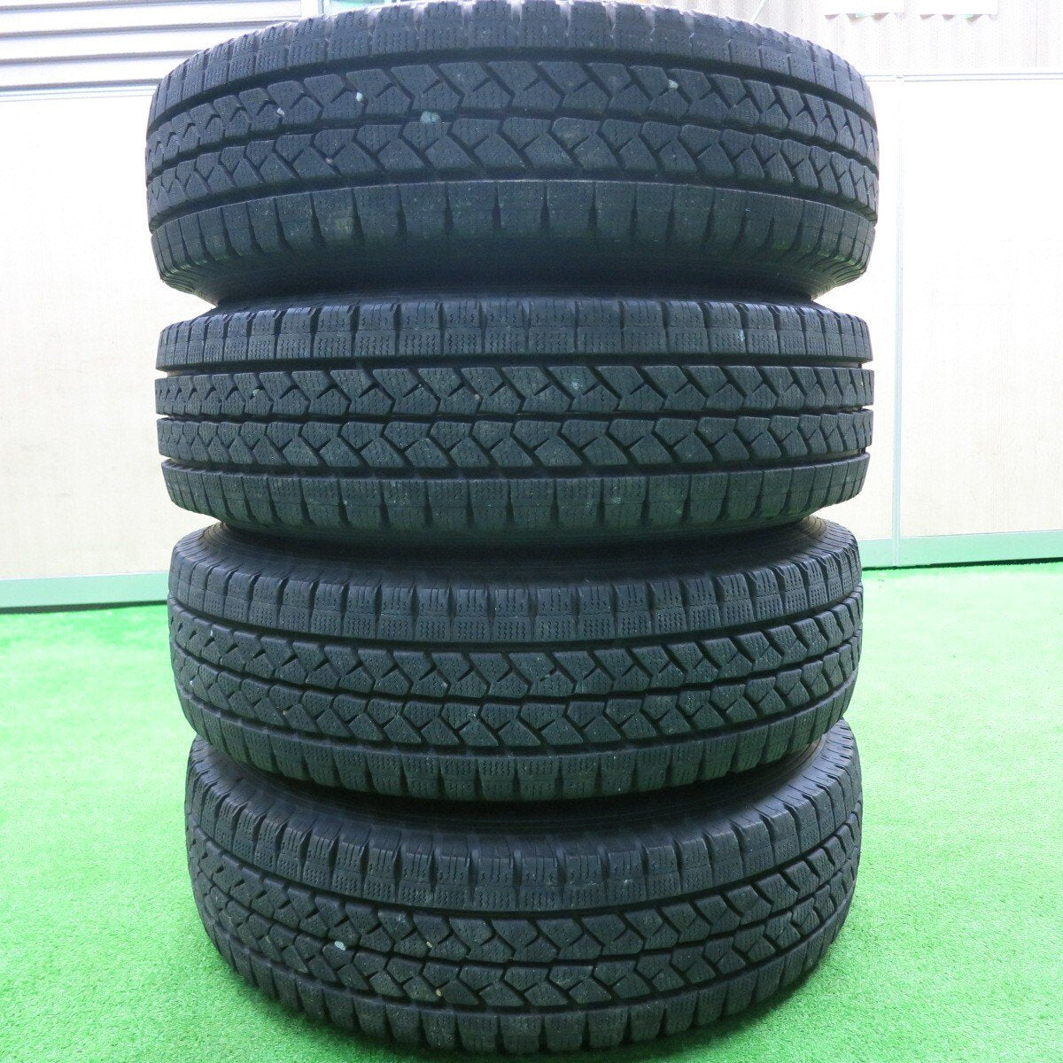 バリ溝!22年!9.5分以上★スタッドレス 165R13 6PR ブリヂストン ブリザック VL1 スチール 13インチ PCD100/4H★4111604HAス