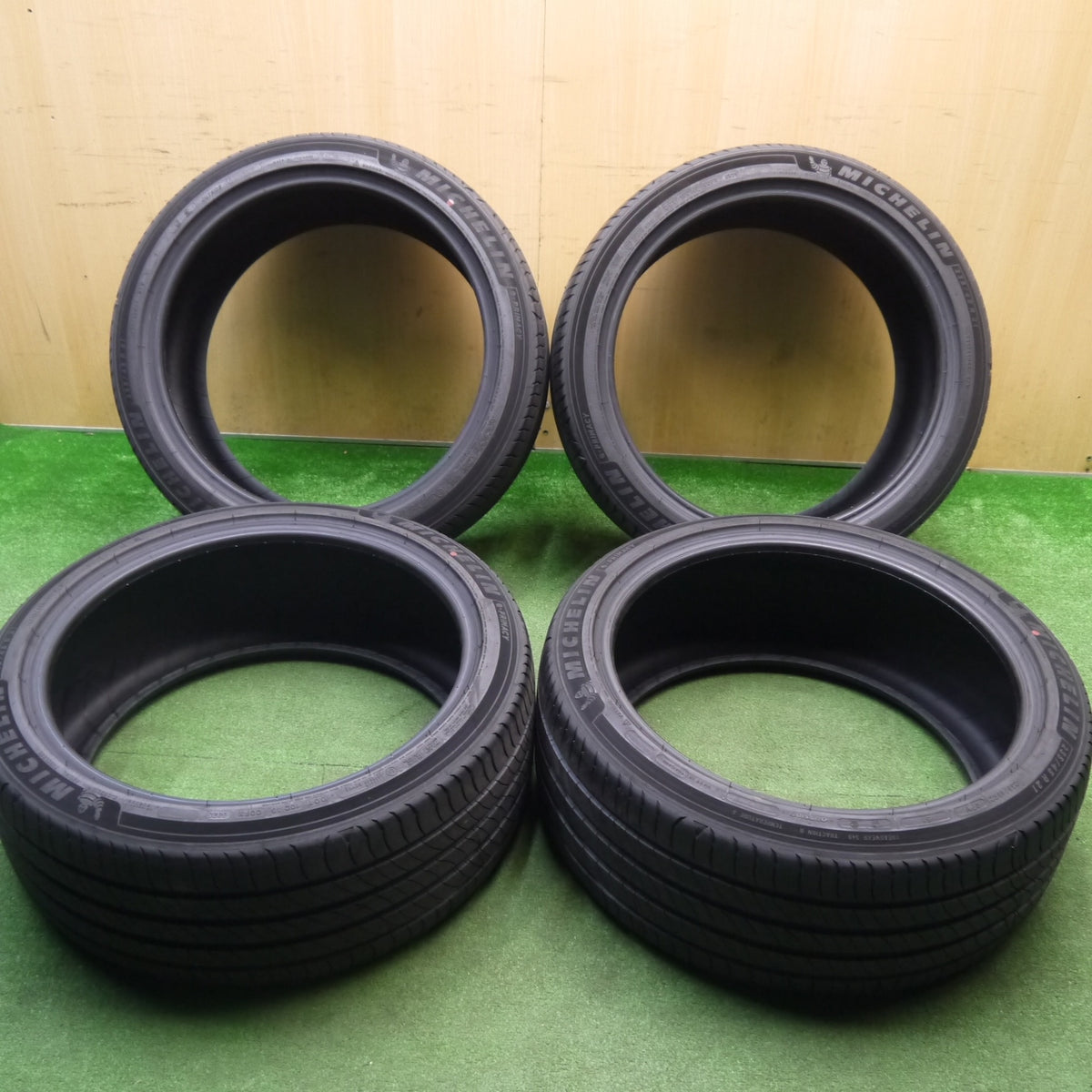 新車外し!25年★235/45R21 ミシュラン e・PRIMACY eプライマシー 21インチ タイヤ クラウン スポーツ クロスオーバー 等★5121906Hノタ