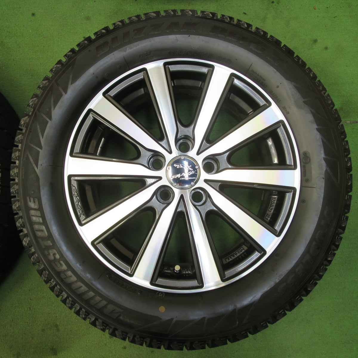 バリ溝!キレイ!ほぼ10分★プリウス 等 195/65R15 スタッドレス ブリヂストン ブリザック REVO2 SMACK ENKEI スマック エンケイ 15インチ PCD100/5H★5062005イス