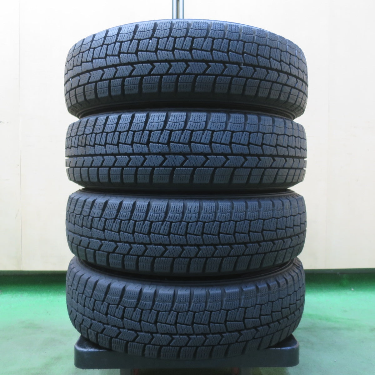 バリ溝!24年!ほぼ10分◎スタッドレス 155/65R14 ダンロップ ウインターマックス WM02 SPORT VENAD 社外 アルミ 14インチ PCD100/4H◎6062704イス
