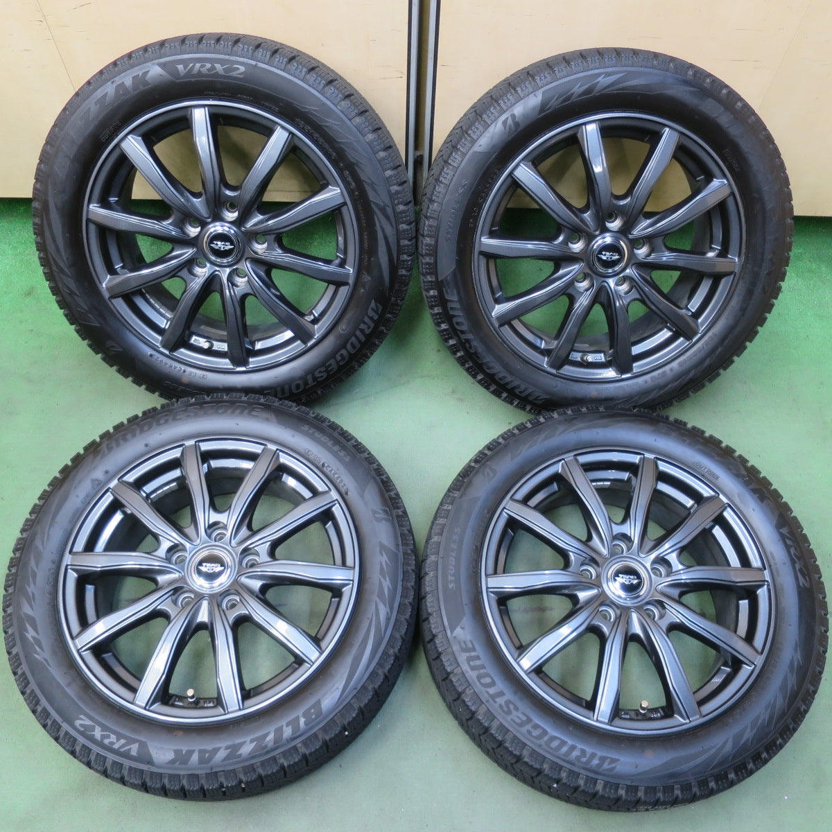 バリ溝!23年!キレイ!9.5分◎スタッドレス 195/55R16 ブリヂストン ブリザック VRX2 TEAD テッド 16インチ PCD114.3/5H◎6101305イス