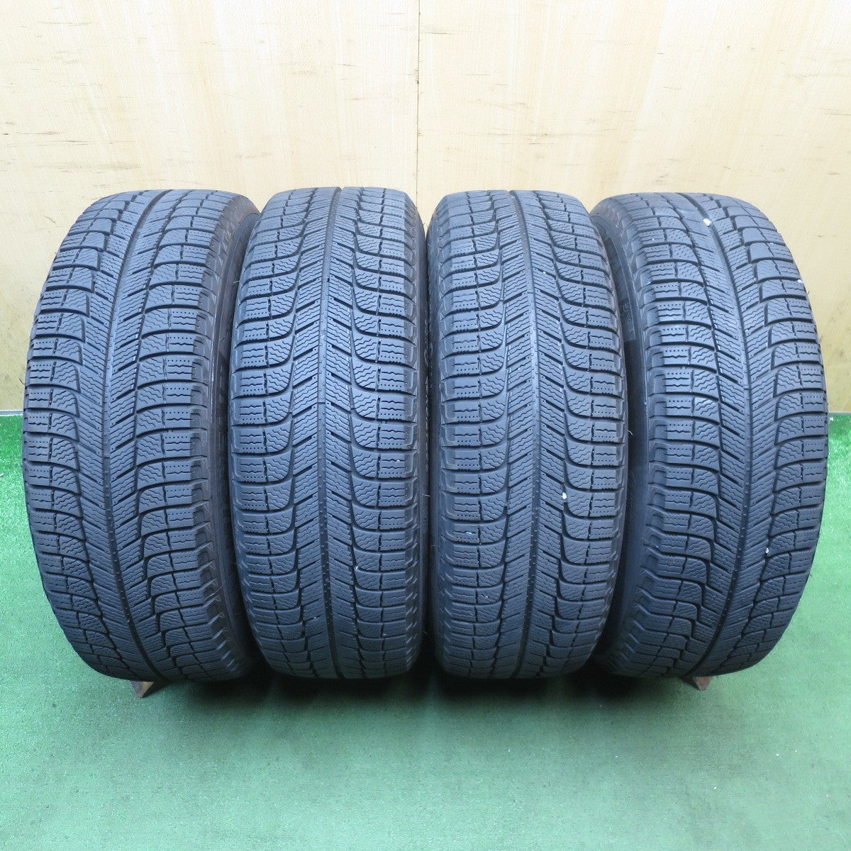 バリ溝!キレイ!8.5分◎アウディ Q2 純正 215/60R16 スタッドレス ミシュラン X-ICE3+ 16インチ PCD112/5H◎6092901NJス