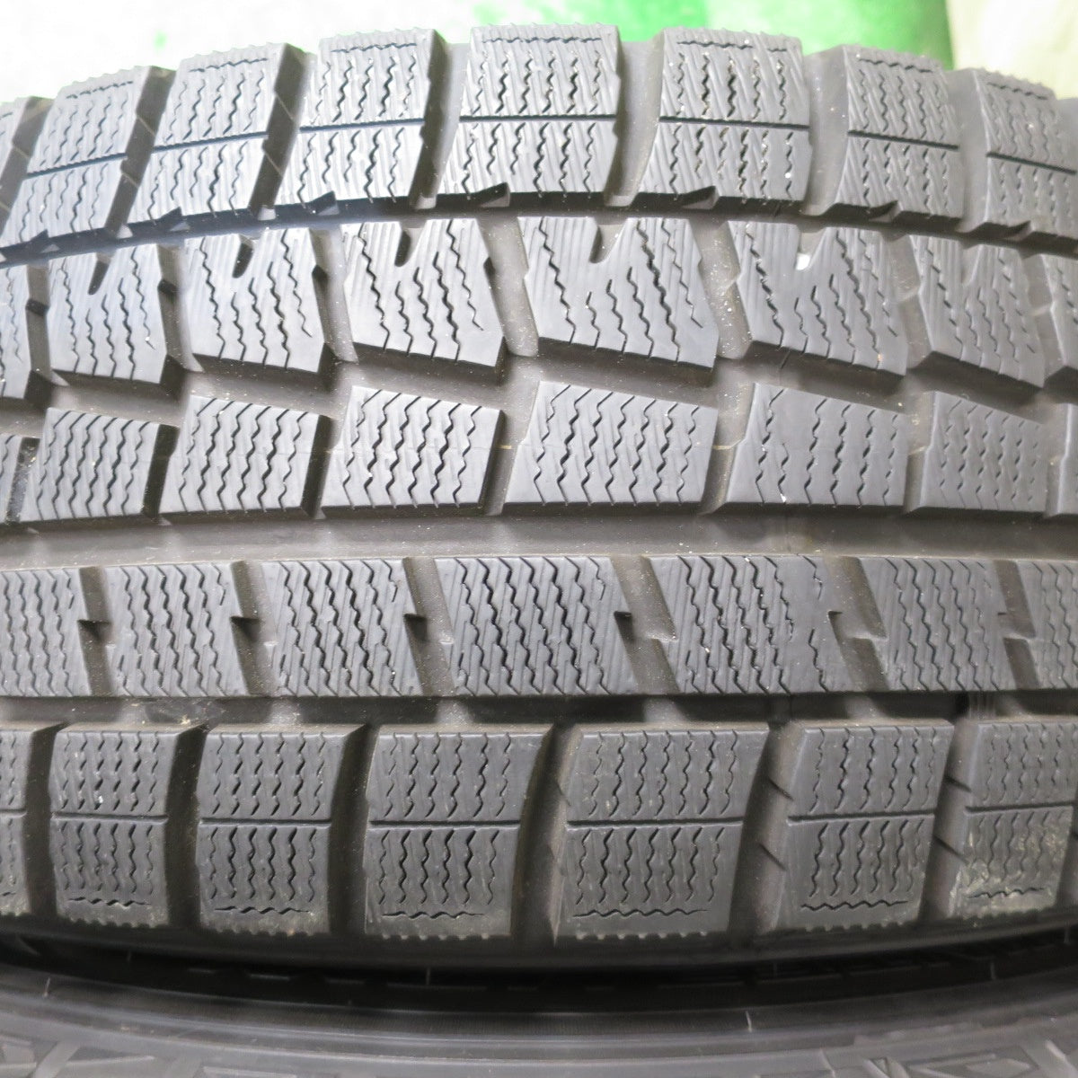 超バリ溝!キレイ!9.5分以上★スタッドレス 215/60R16 ダンロップ ウインターマックス WM01 SEIN ザイン 16インチ PCD114.3/5H★5052303NJス