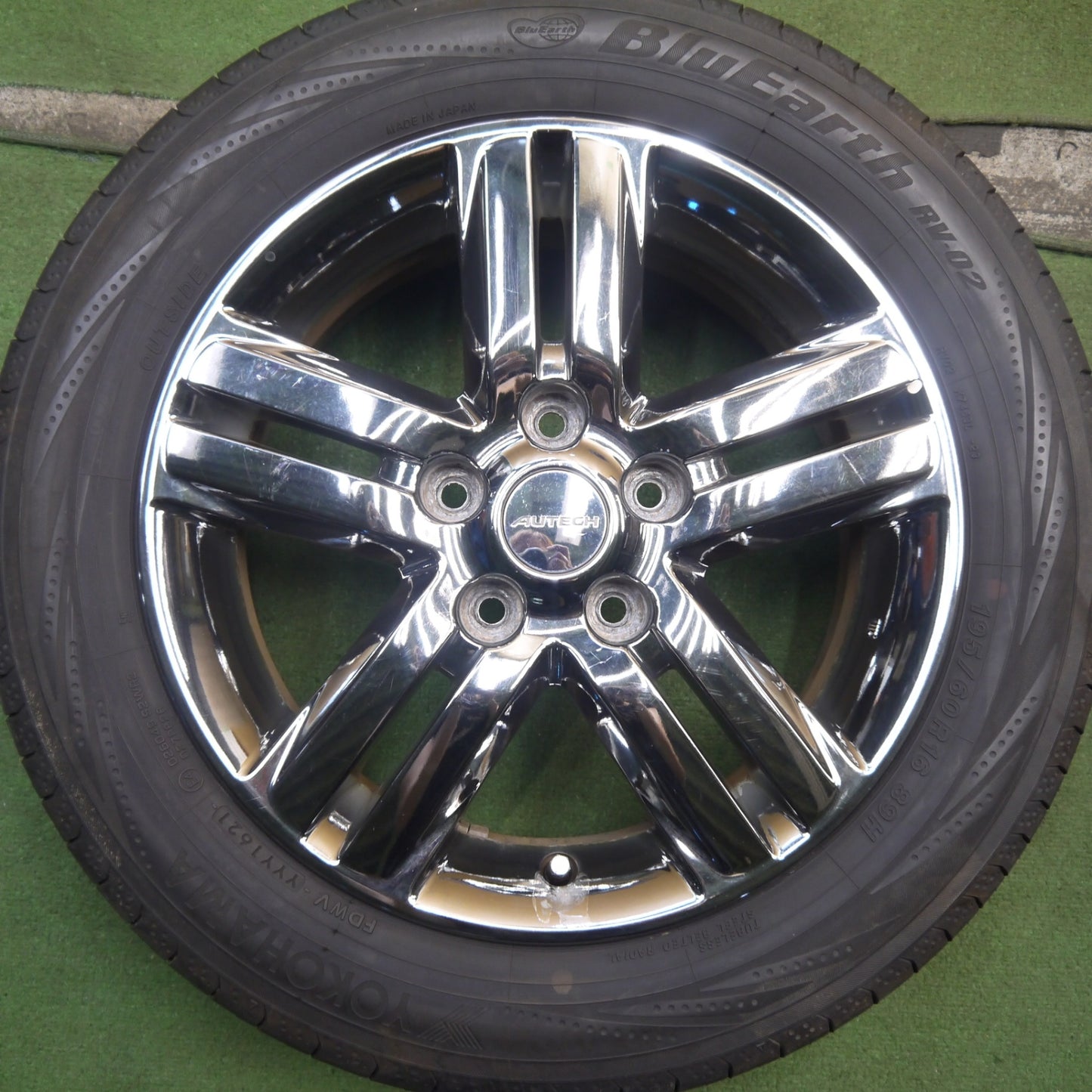 バリ溝!21年!9.5分★日産 セレナ 純正 AUTECH 195/60R16 ヨコハマ ブルーアース RV-02 16インチ オーテック PCD114.3/5H★5090103Hノ