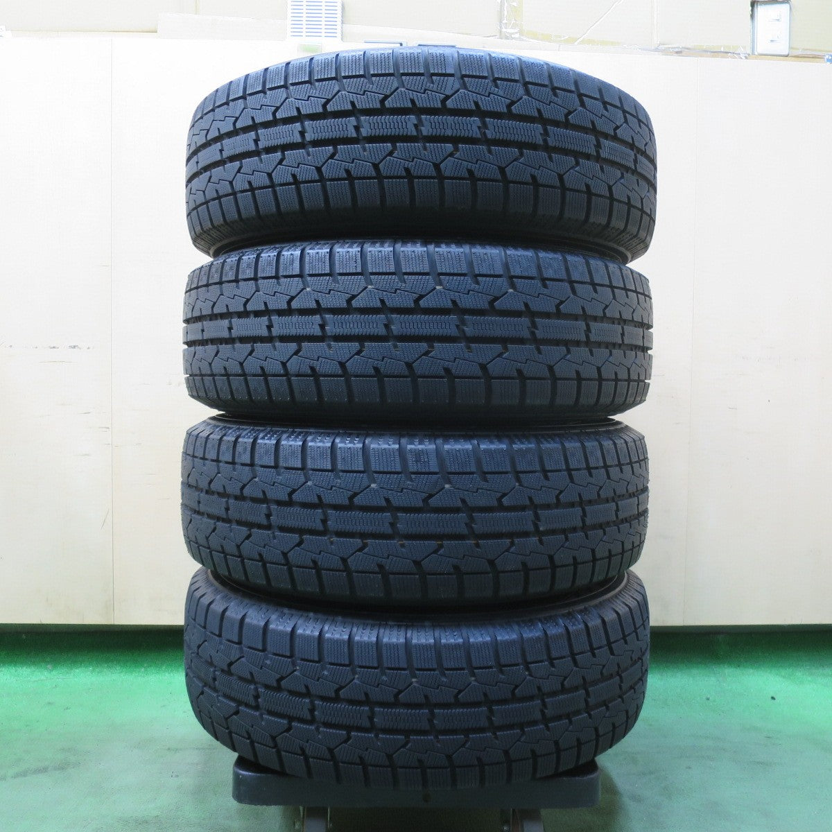 超バリ溝!21年!キレイ!ほぼ10分★スタッドレス 205/65R16 トーヨー オブザーブ ガリット GIZ EuroSpeed MANARAY SPORT ユーロスピード 16インチ PCD114.3/5H★5112813イス