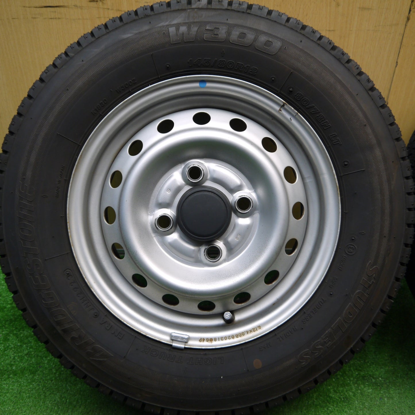 バリ溝!23年!キレイ!9分★スタッドレス 145/80R12 80/78N ブリヂストン W300 スチール ホイール 12インチ PCD100/4H★5052103Hス