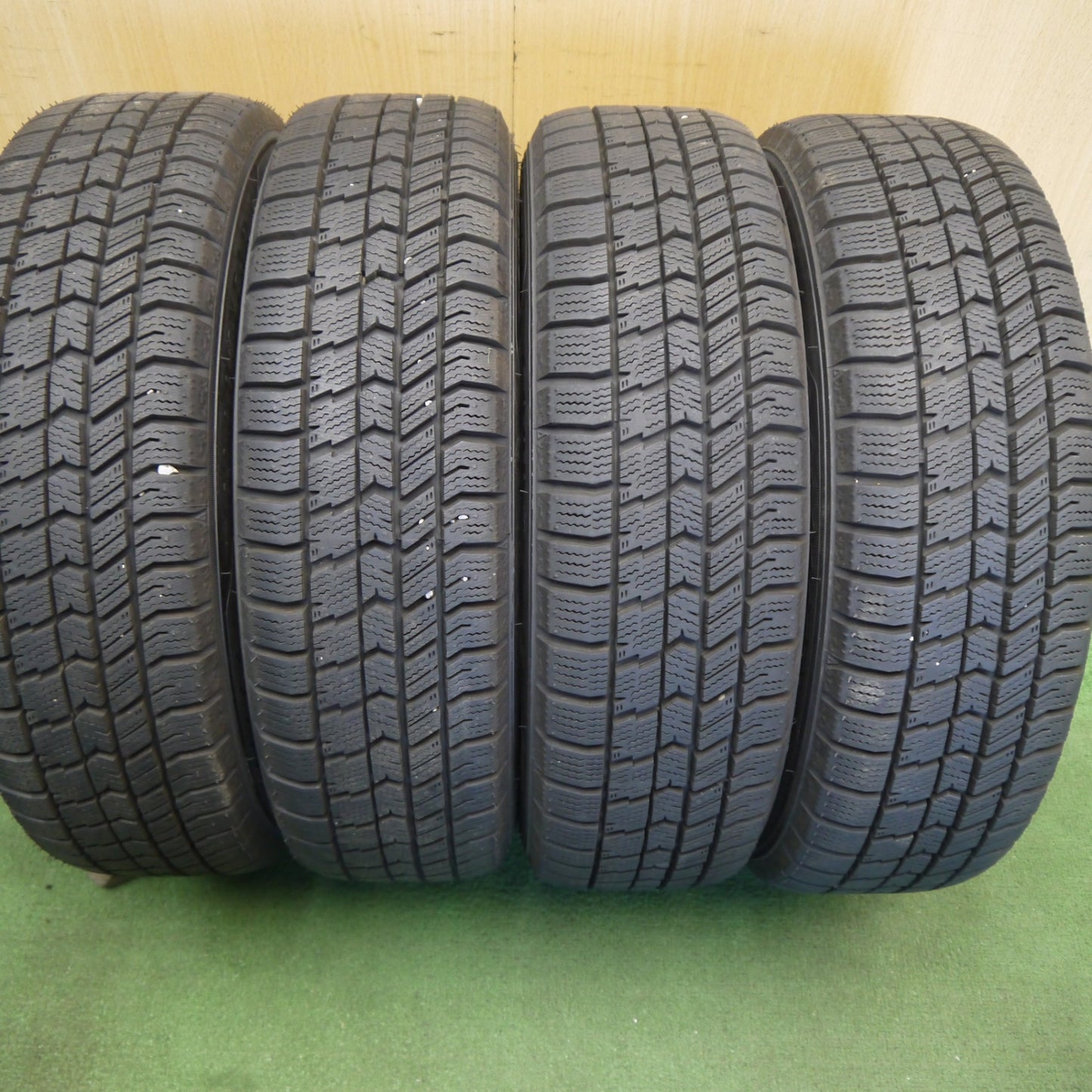 ほぼ未使用!25年!キレイ◎スタッドレス 155/65R14 グッドイヤー アイスナビ8 ravrion RS01 ラブリオン 14インチ PCD100/4H◎6082601Hス