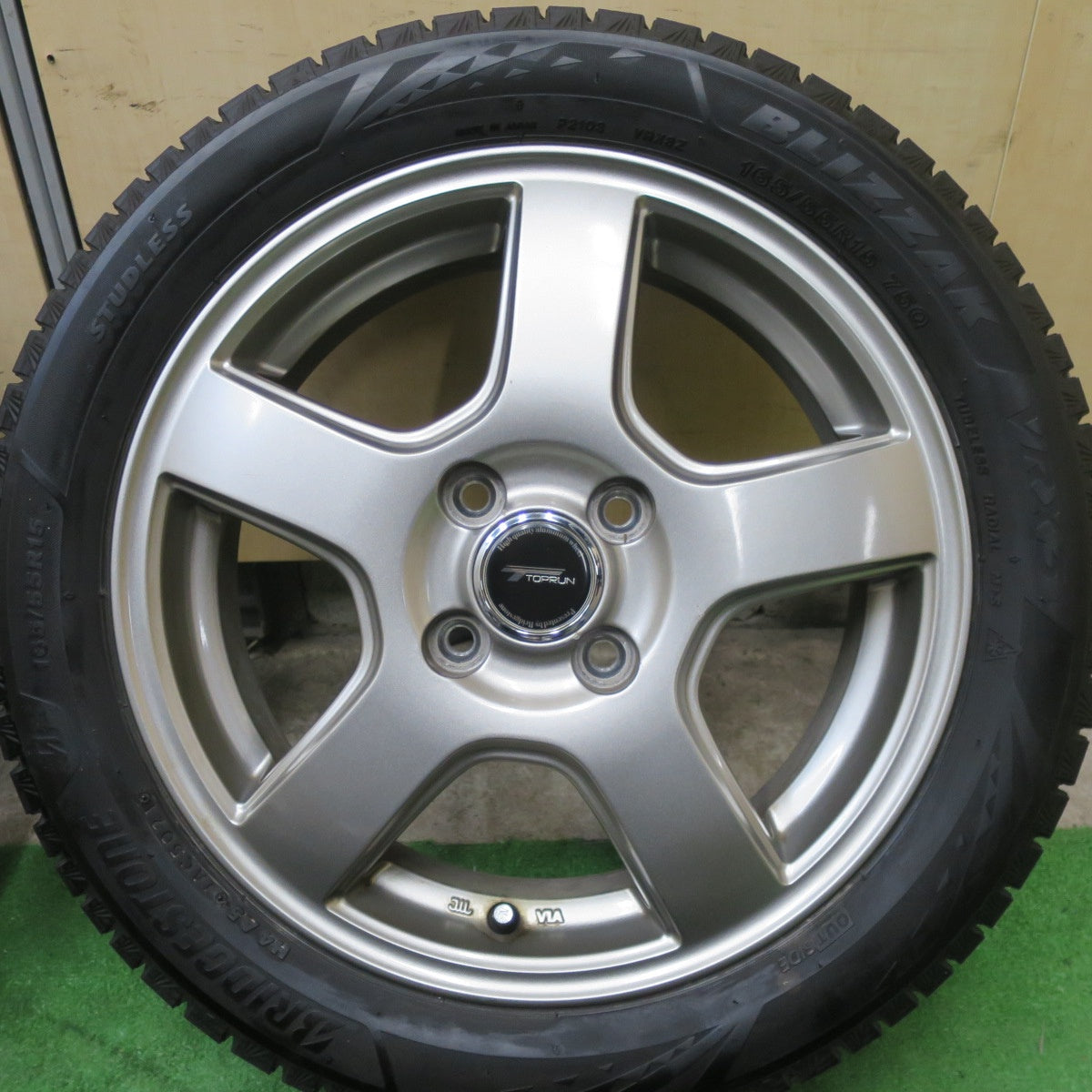 バリ溝!21年!9.5分★スタッドレス 165/55R15 ブリヂストン ブリザック VRX3 TOPRUN トップラン 15インチ 軽サイズ PCD100/4H★5052602TTス