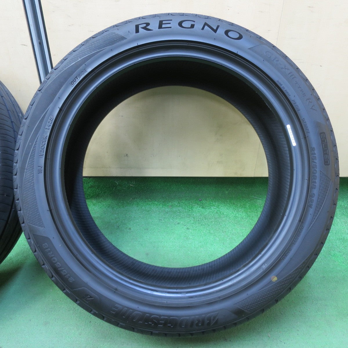 ほぼ未使用!25年!新車外し★215/50R18 ブリヂストン レグノ GR-X3 GR-XIII TYPE RV タイヤ 18インチ ヤリスクロス CX-3 等★5072208イノタ