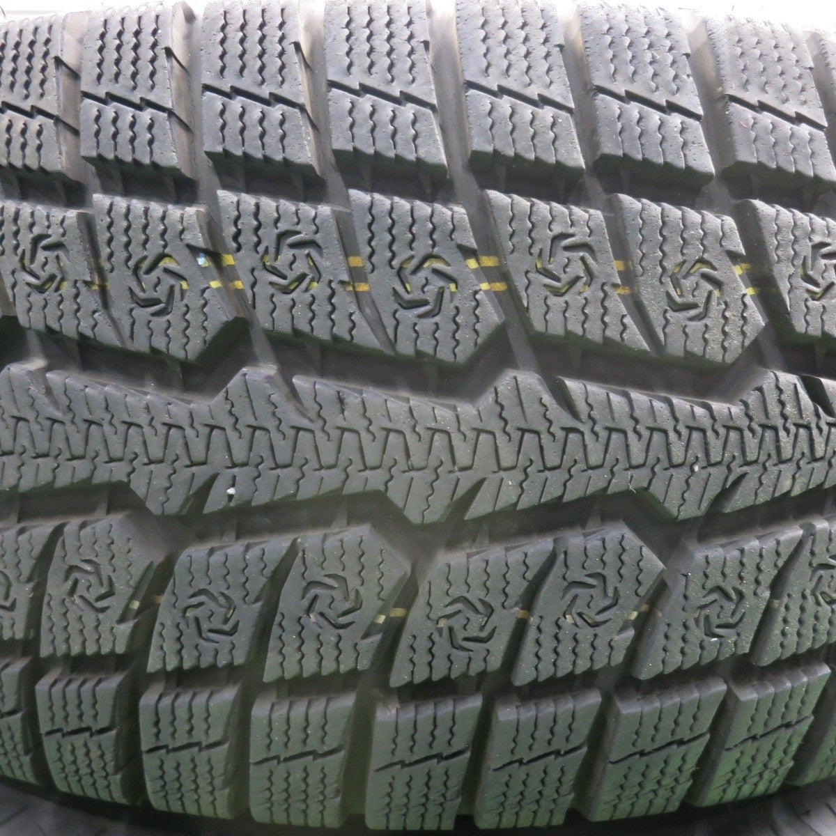バリ溝!21年!キレイ!9.5分★スタッドレス 265/65R17 トーヨー オブザーブ GSi-6 LS Tirado CROSS La-Strada 阿部商会 PCD139.7/6H★4123107HAス
