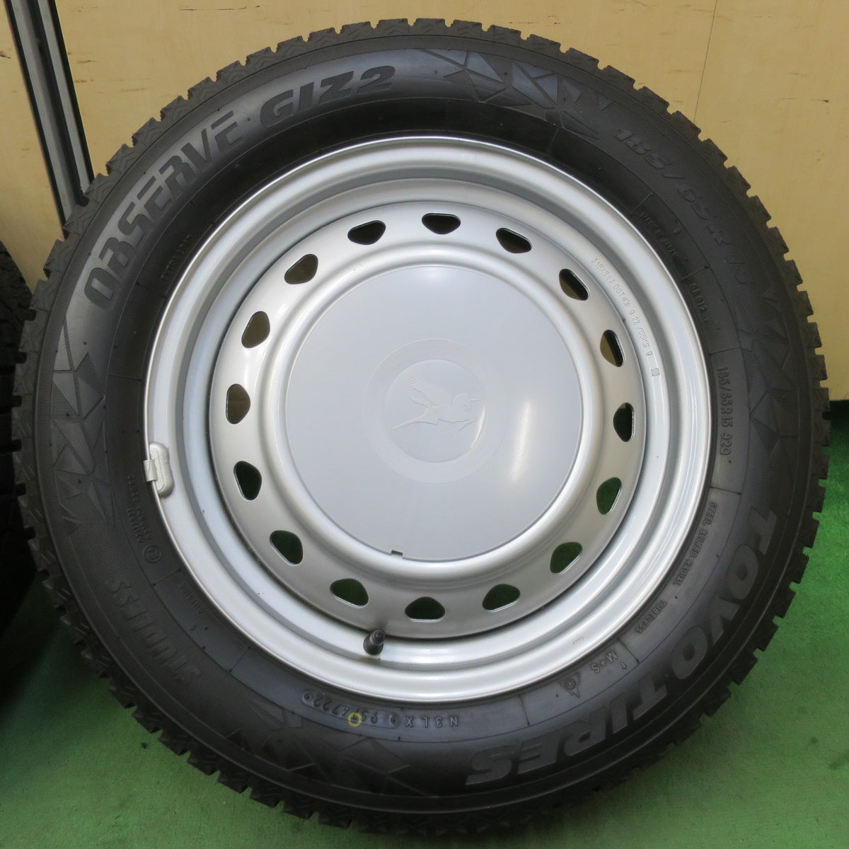 未使用!22年★スタッドレス 185/65R15 トーヨー オブザーブ GIZ2 スチール ホイール 15インチ PCD100 114.3/4H マルチ★5050501イス