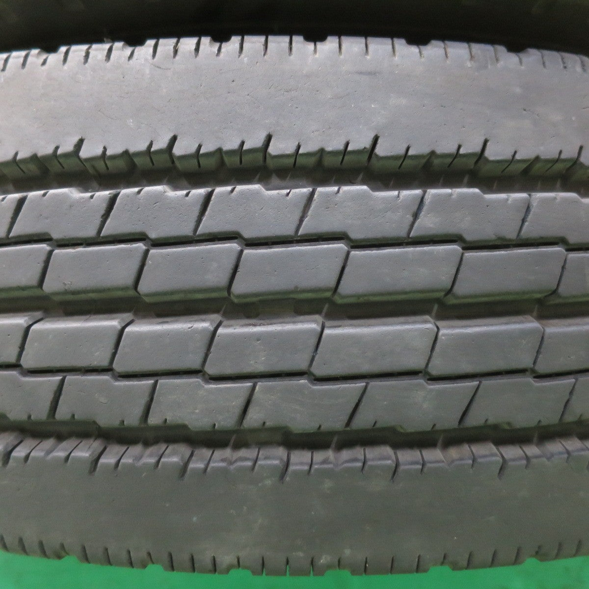 バリ溝!21年!8.5分!2本★トラック タイヤ 205/85R16 117/115N トーヨー デルベックス M134 DELVEX 16インチ★5062606イノタ