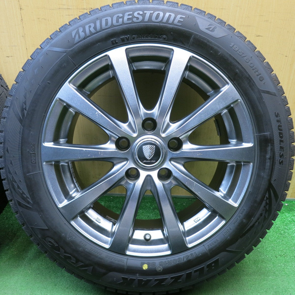 バリ溝!25年!9.5分以上◎スタッドレス 195/60R16 ブリヂストン ブリザック VRX3 MANARAY SPORT マナレイ スポーツ 16インチ PCD114.3/5H◎6101105HAス