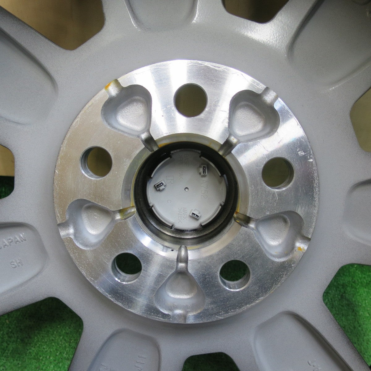 新車外し★三菱 デリカ D:5 シャモニー 純正 ENKEI ホイール 18インチ 18×7J D5 エンケイ PCD114.3/5H★5061811イホ