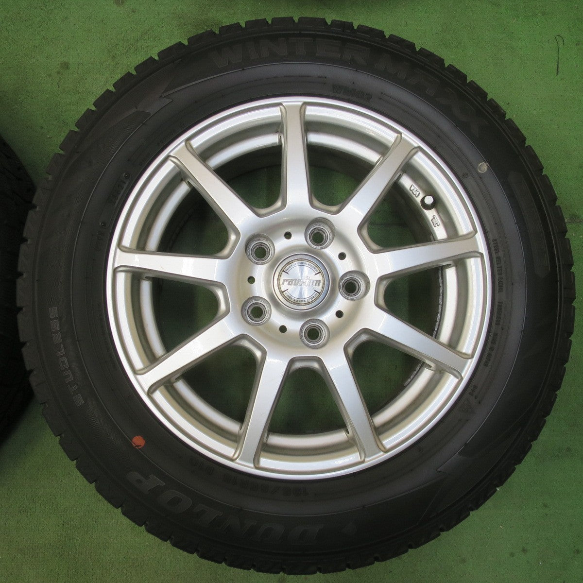 バリ溝!9分★スタッドレス 195/65R15 ダンロップ ウインターマックス WM02 ravrion ラブリオン 15インチ PCD114.3/5H★6020407イス