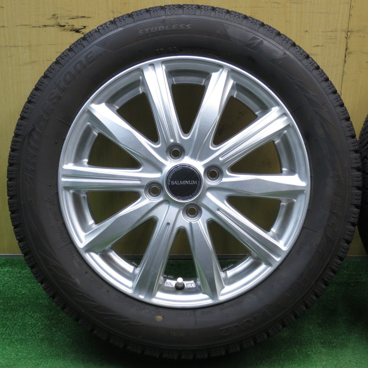バリ溝!23年!キレイ!9.5分★スタッドレス 165/65R15 ブリヂストン ブリザック VRX2 BALMINUM バルミナ 15インチ タフト 等 軽サイズ PCD100/4H★5060203NJス