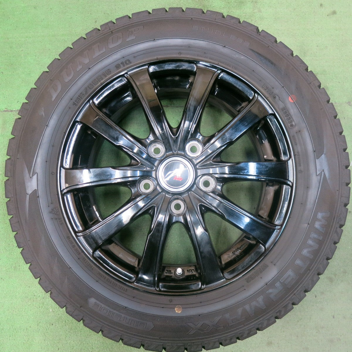 バリ溝!22年!キレイ!9.5分★スタッドレス 195/65R15 ダンロップ ウインターマックス WM02 Fang ファング 15インチ PCD114.3/5H★5092903SKス
