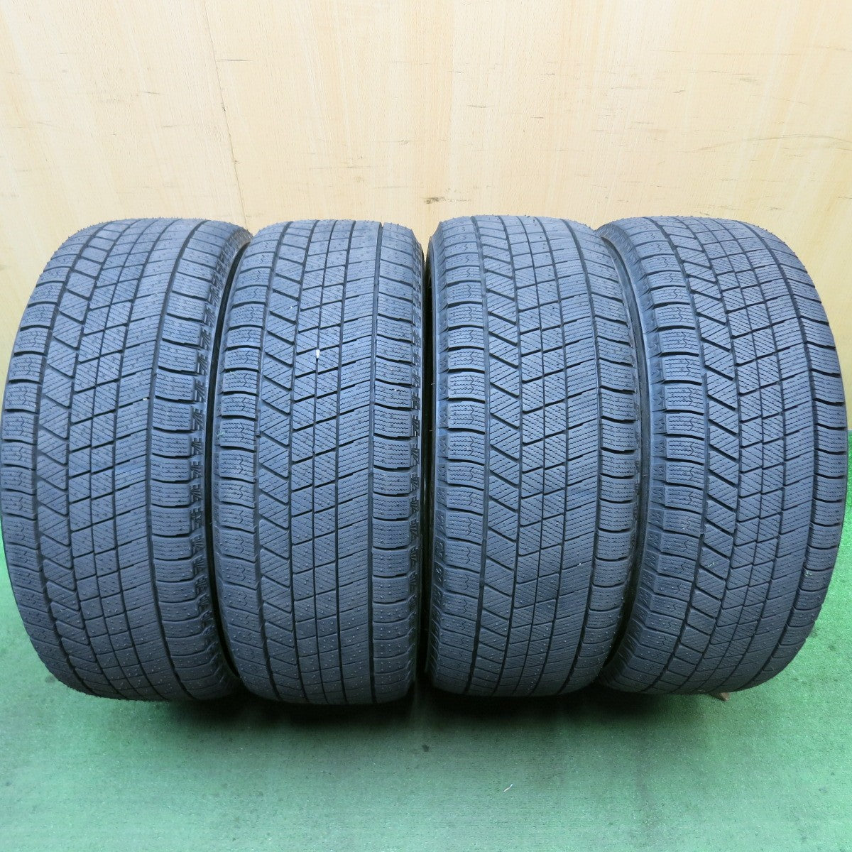 ほぼ未使用!21年!キレイ★スタッドレス 225/50R17 ブリヂストン ブリザック VRX3 MiLLOUS ミルアス 17インチ PCD114.3/5H★5082409HAス