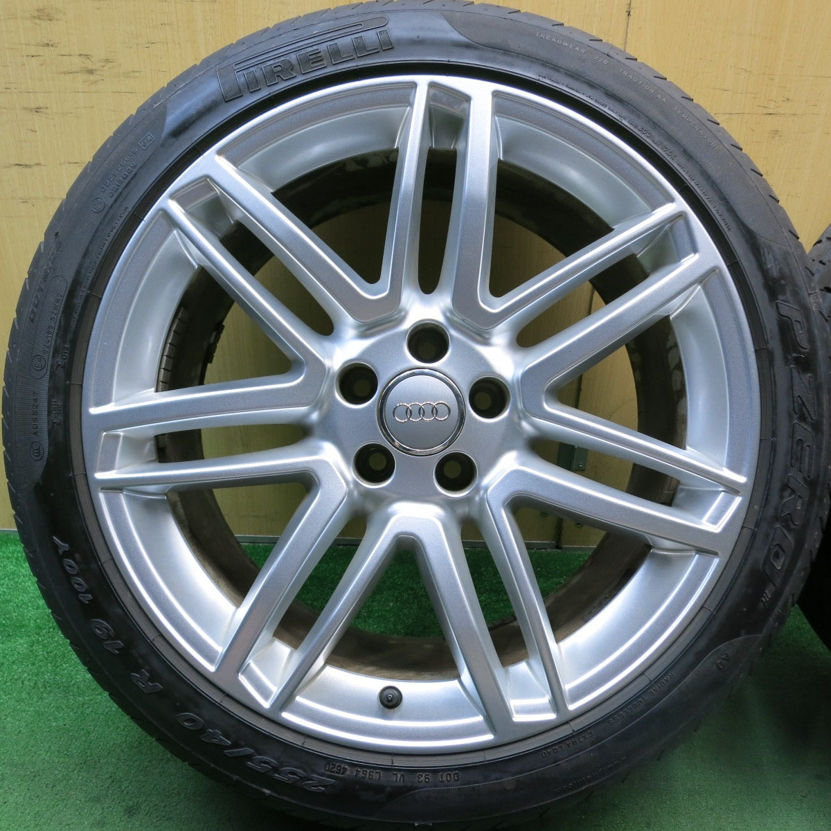 バリ溝!キレイ!9.5分★アウディ A7 4G Sライン 純正 255/40R19 ピレリ PZERO TM Pゼロ 19インチ PCD112/5H★5072606HAノ