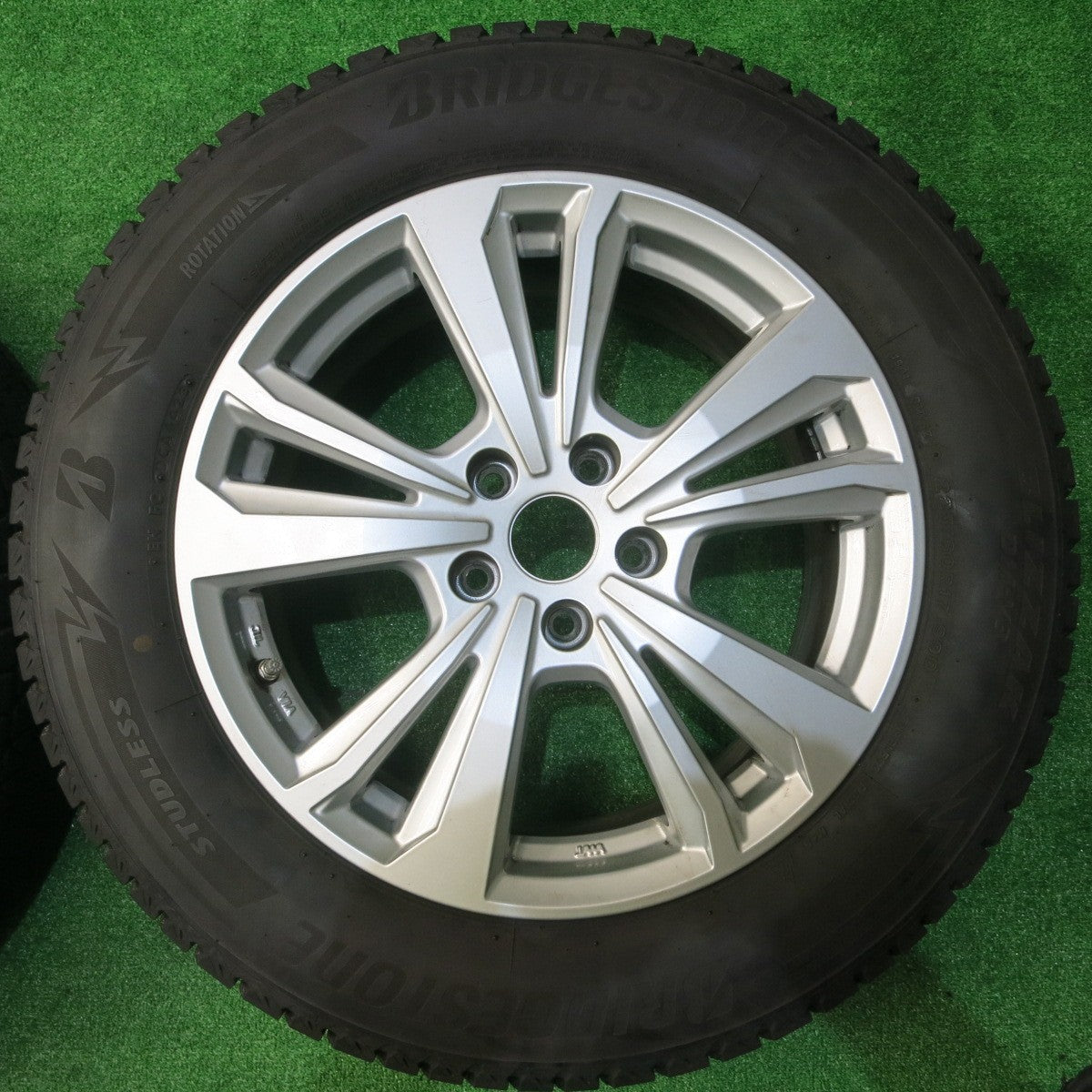 バリ溝!23年!キレイ!9.5分★BMW 等 smartline 365 225/60R17 スタッドレス ブリヂストン ブリザック DM-V3 スマートライン 17インチ PCD112/5H★5051703NJス