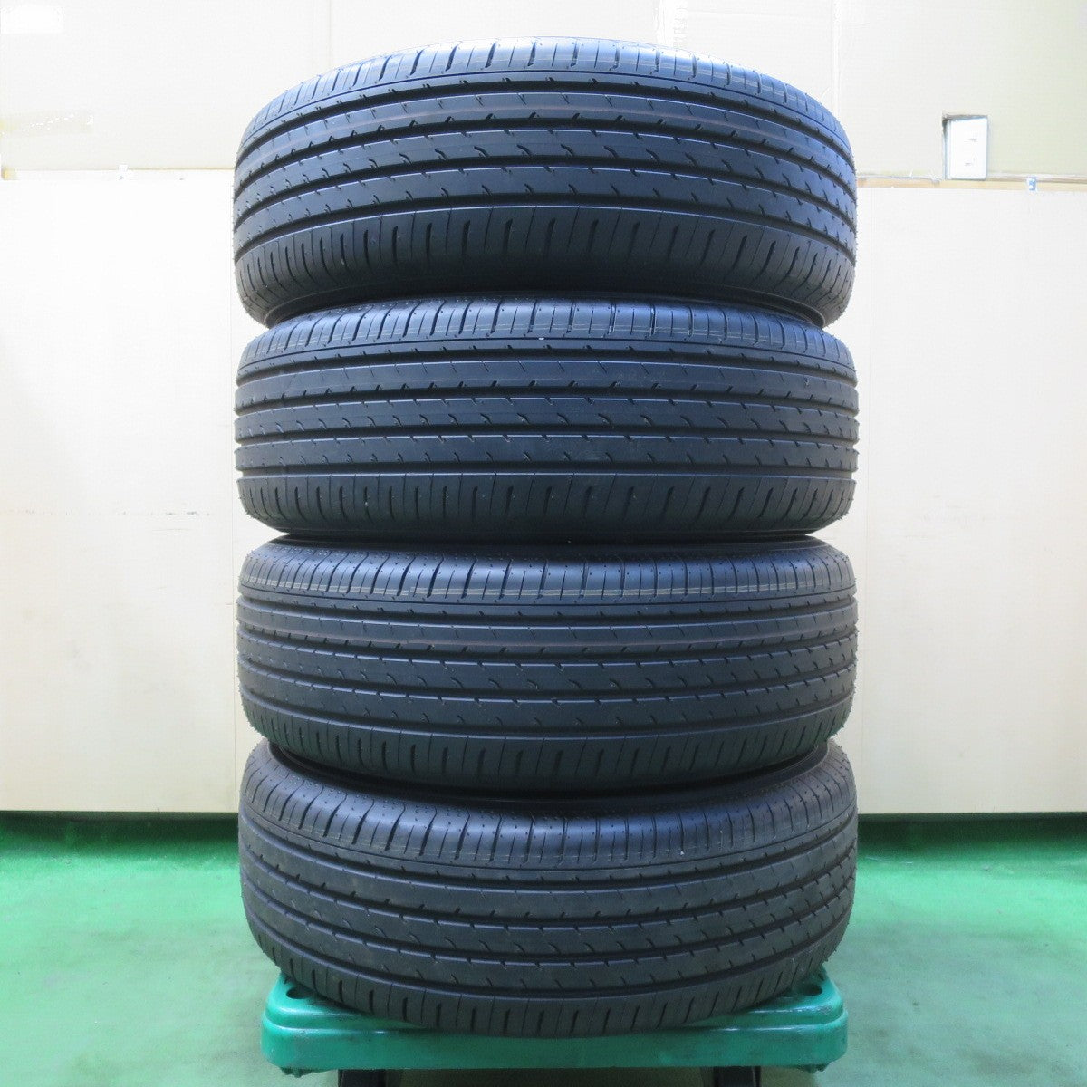 新車外し!24年★トヨタ 40系 アルファード ヴェルファイア 純正 225/65R17 ヨコハマ アドバン V03 17インチ PCD120/5H★5040901イノ