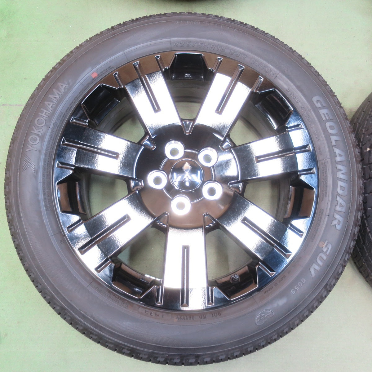 新車外し!25年◎三菱 デリカ D:5 シャモニー 純正 225/55R18 ヨコハマ ジオランダー SUV G055 G055E D5 18インチ PCD114.3/5H◎6101309イノ