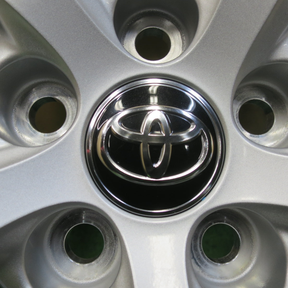 新車外し!25年★トヨタ ヤリス クロス 純正 205/65R16 ヨコハマ BluEarth-GT AE51 ブルーアース 16インチ PCD114.3/5H★5100607イノ