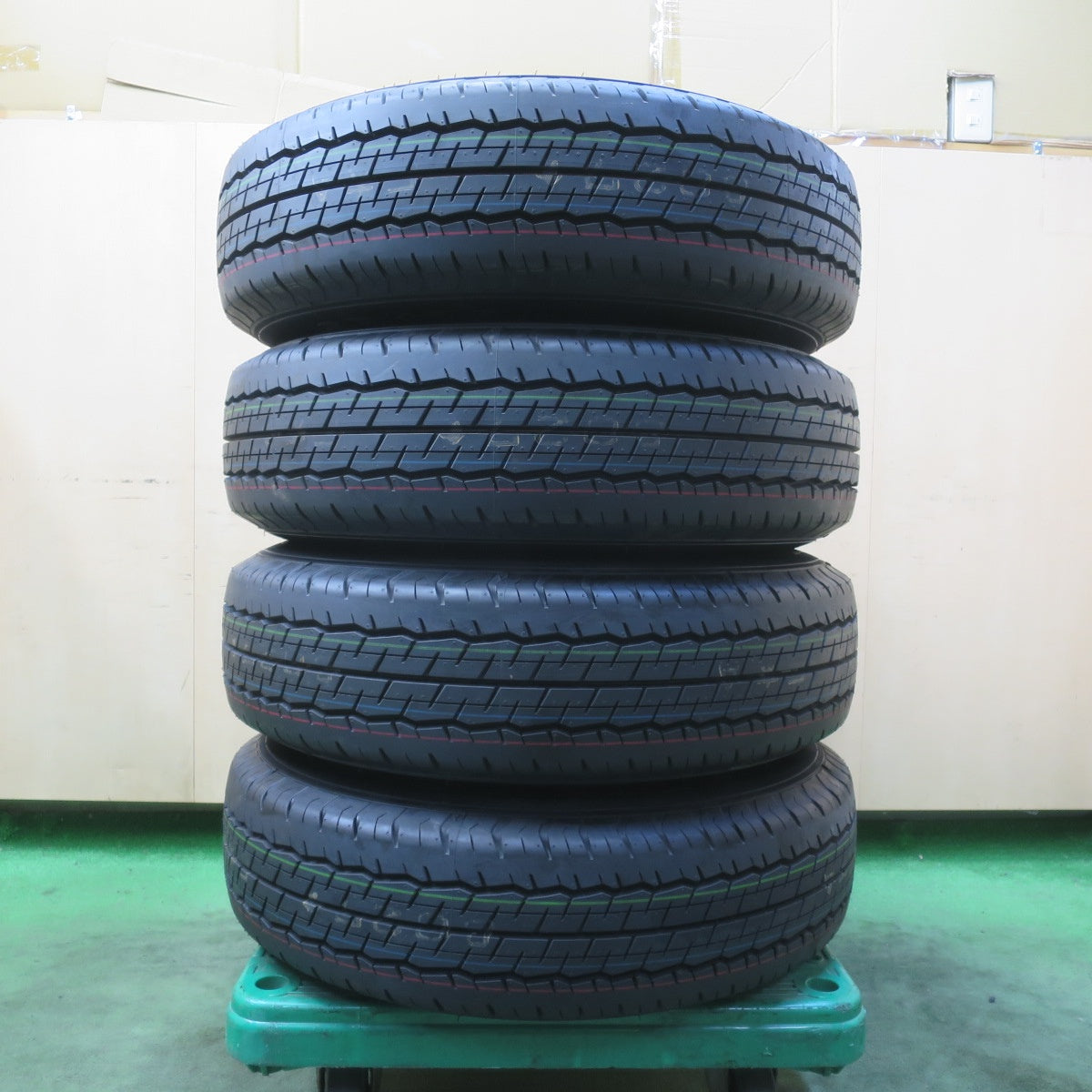 新車外し★トヨタ 200系 ハイエース 純正 スチール 195/80R15 107/105N ダンロップ SP175N 15インチ PCD139.7/6H★6050515イノ