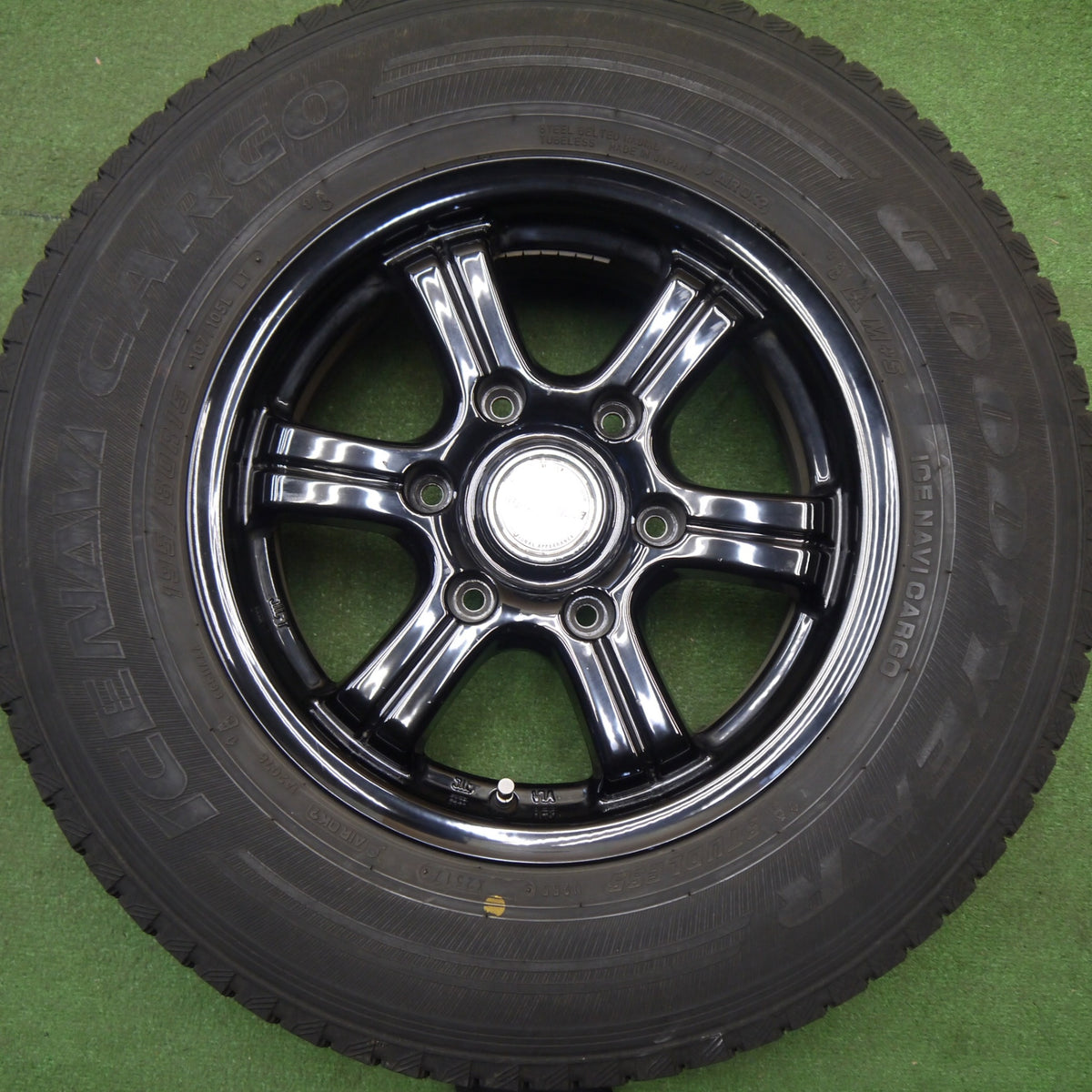 キレイ★スタッドレス 195/80R15 107/105L グッドイヤー アイスナビ CARGO Maestranza マエストランサ カーゴ 15インチ PCD139.7/6H★6012809Hス