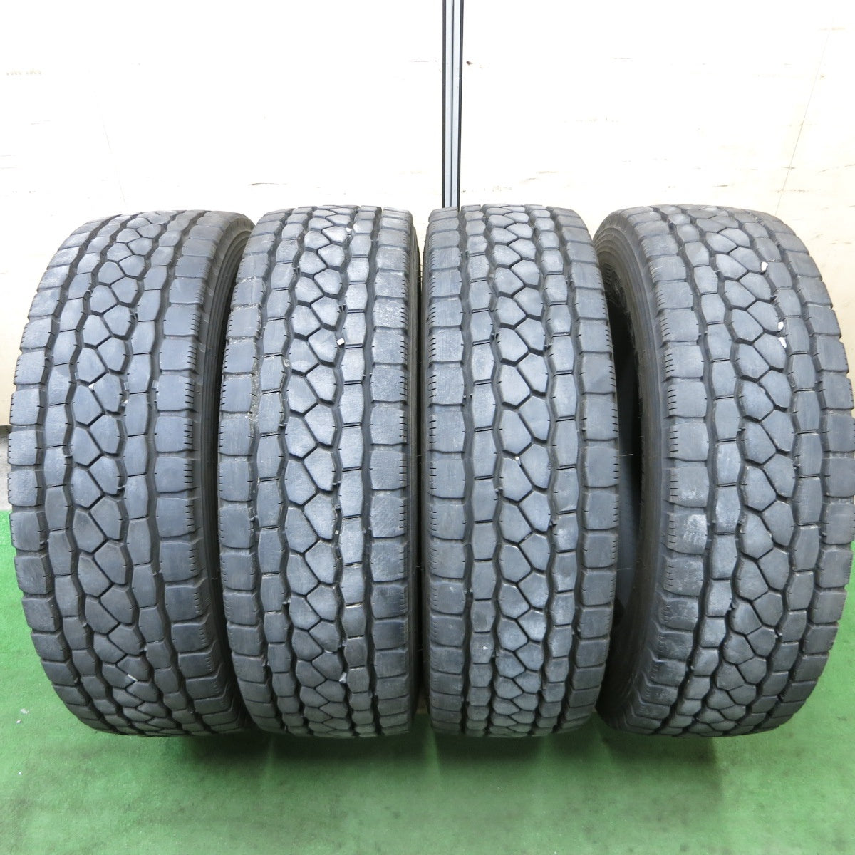 バリ溝!25年!9.5分★トラック タイヤ 245/70R19.5 136/134J ブリヂストン エコピア M801Ⅱ ミックス オールシーズン 19.5インチ★5122906ナスタ